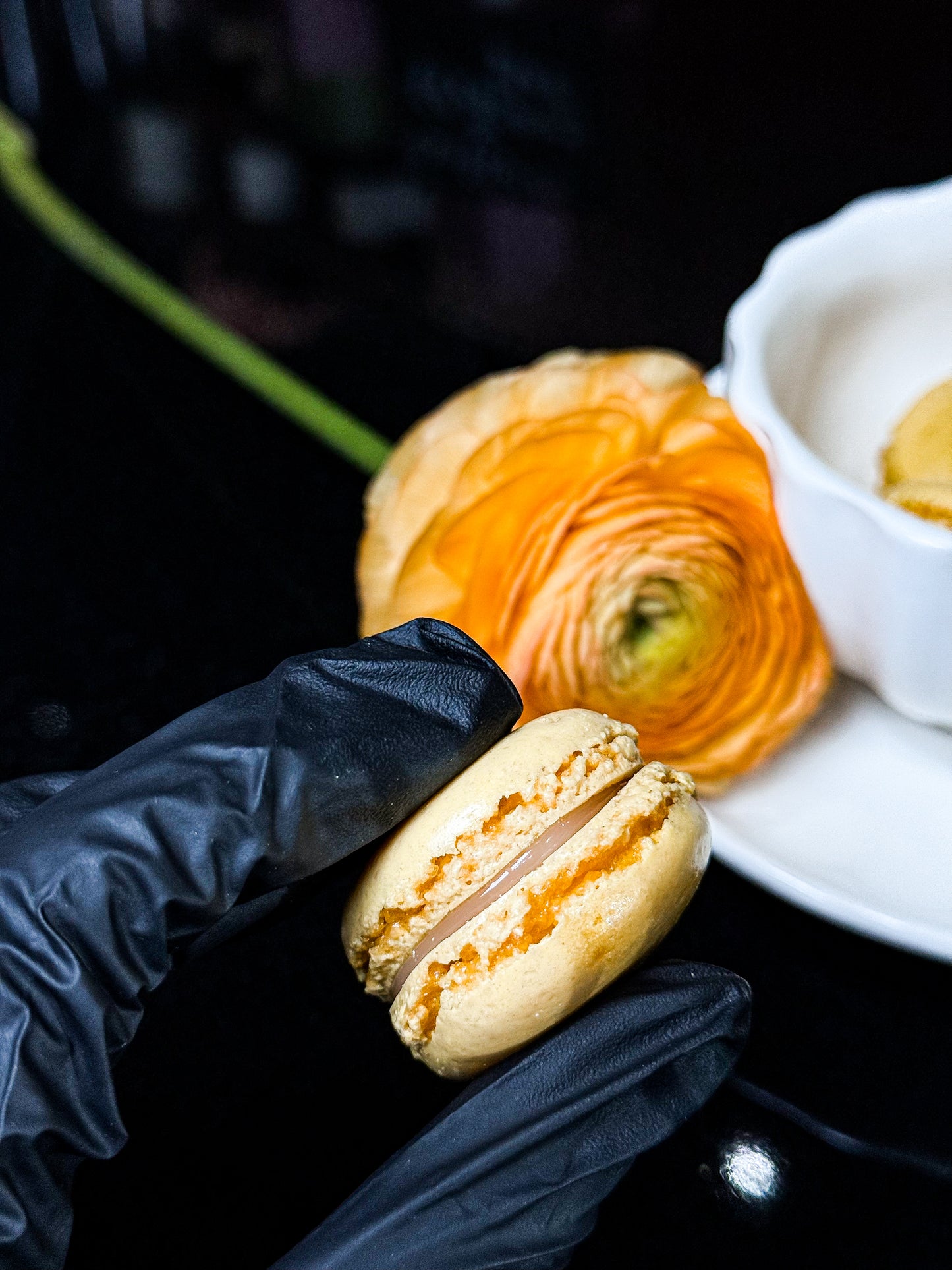 Caramel Macaron – Flower Lab NYC