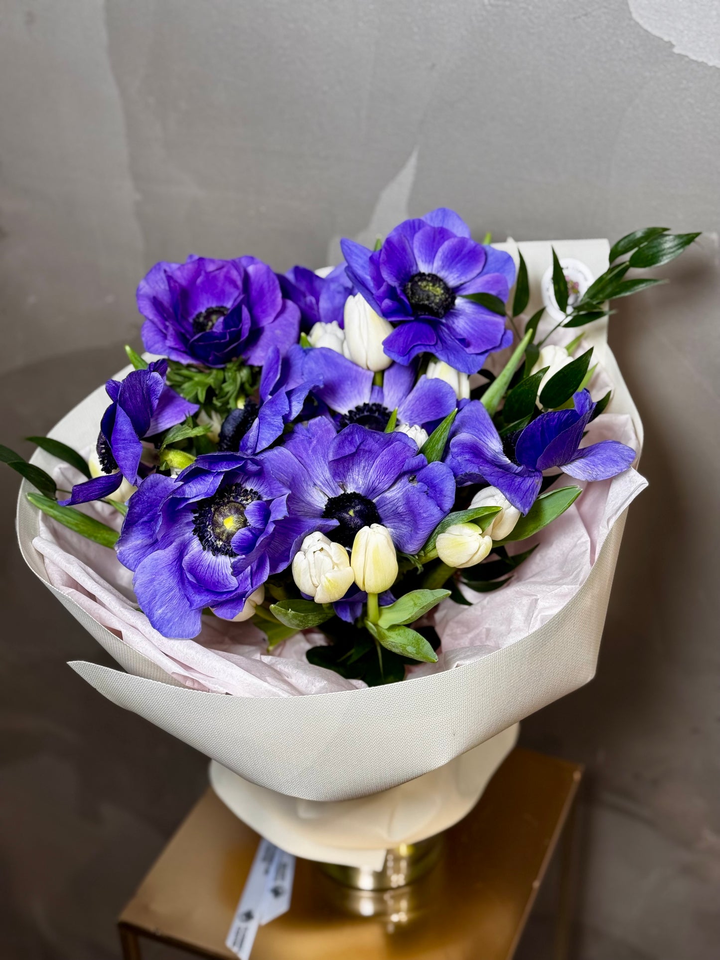 Midnight Whisper – Anemones Bouquet