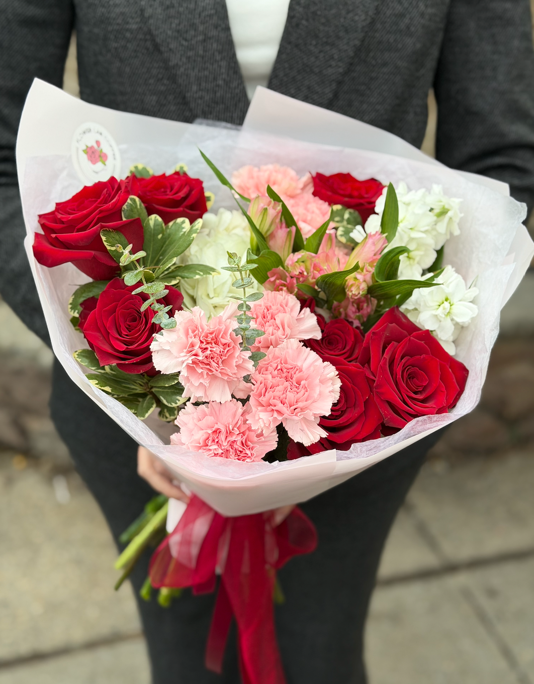 L’Amour Classique Flower Bouquet