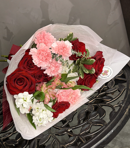 L’Amour Classique Flower Bouquet